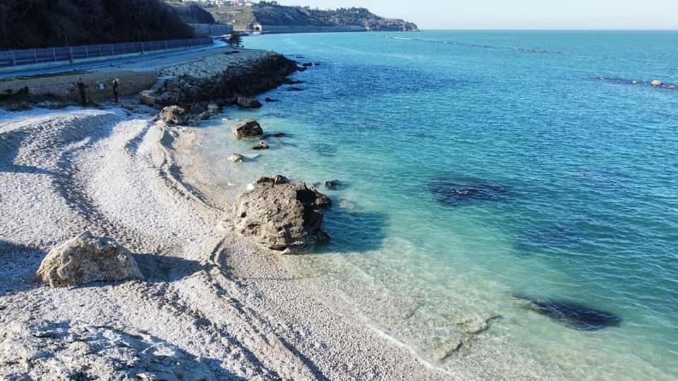 Appartamento Vacanza Moch - Viaggiatori Alla Scoperta Della Costa Dei Trabocchi ฟรานคาวิลลา อัลมาเร ภายนอก รูปภาพ